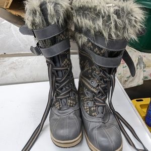 MUK LUKS Women's Boots Size 9